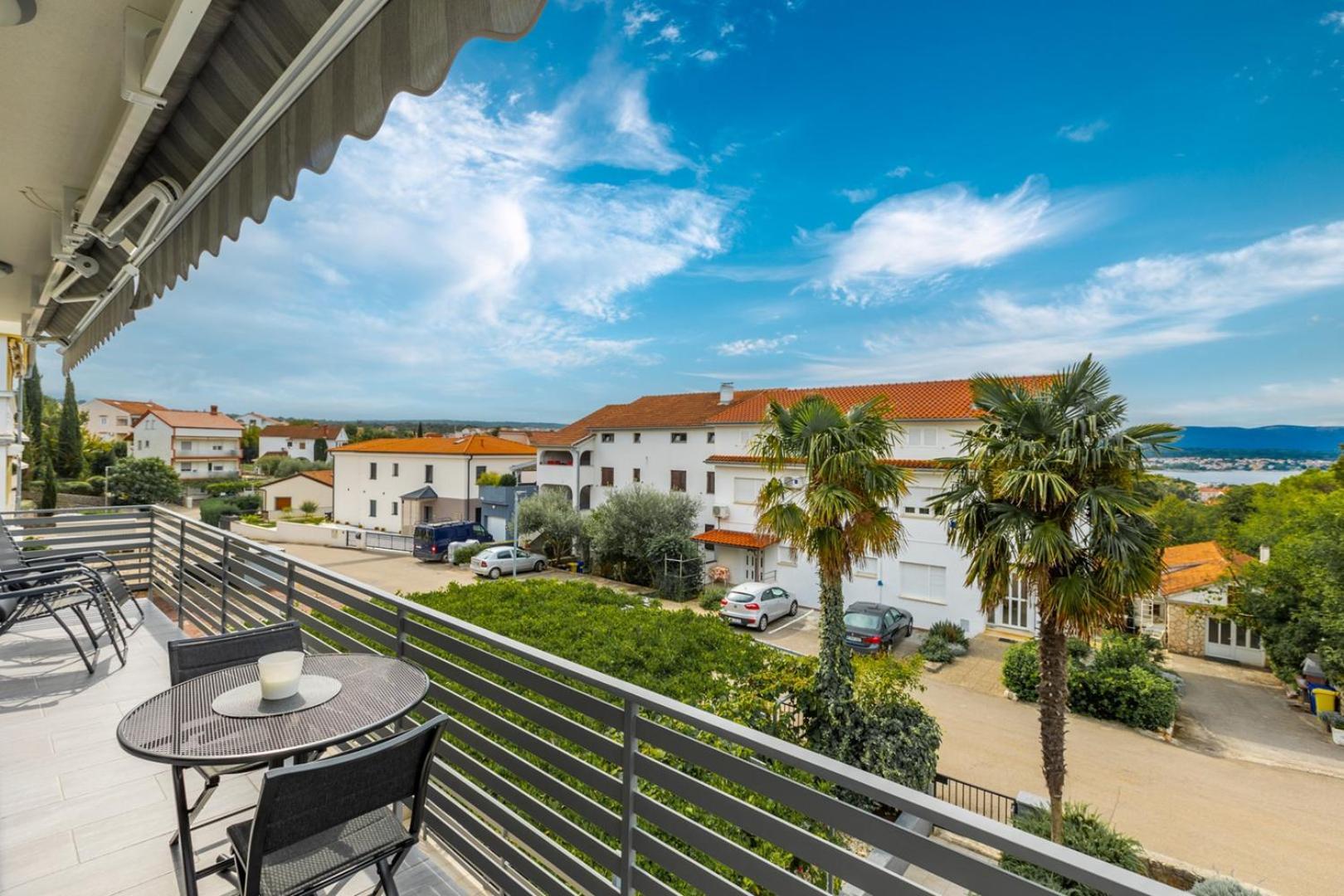 Apartments Pivas Malinska Eksteriør bilde